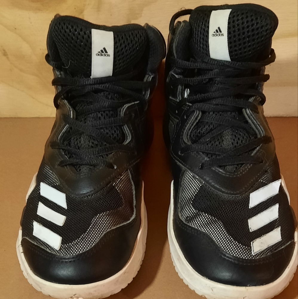 Adidas sneakers mens size 4